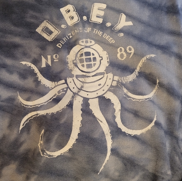 SM obey tie dye crew neck - Picture 3 of 4